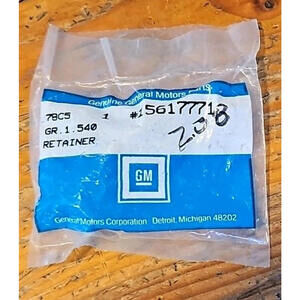 NEW GENUINE GM 15617771 GENERAL MOTORS OEM RETAINER  *FAST FREE SHIPPING*